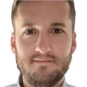 Profesor de psicología imparte clases de estadística y neuropsicología